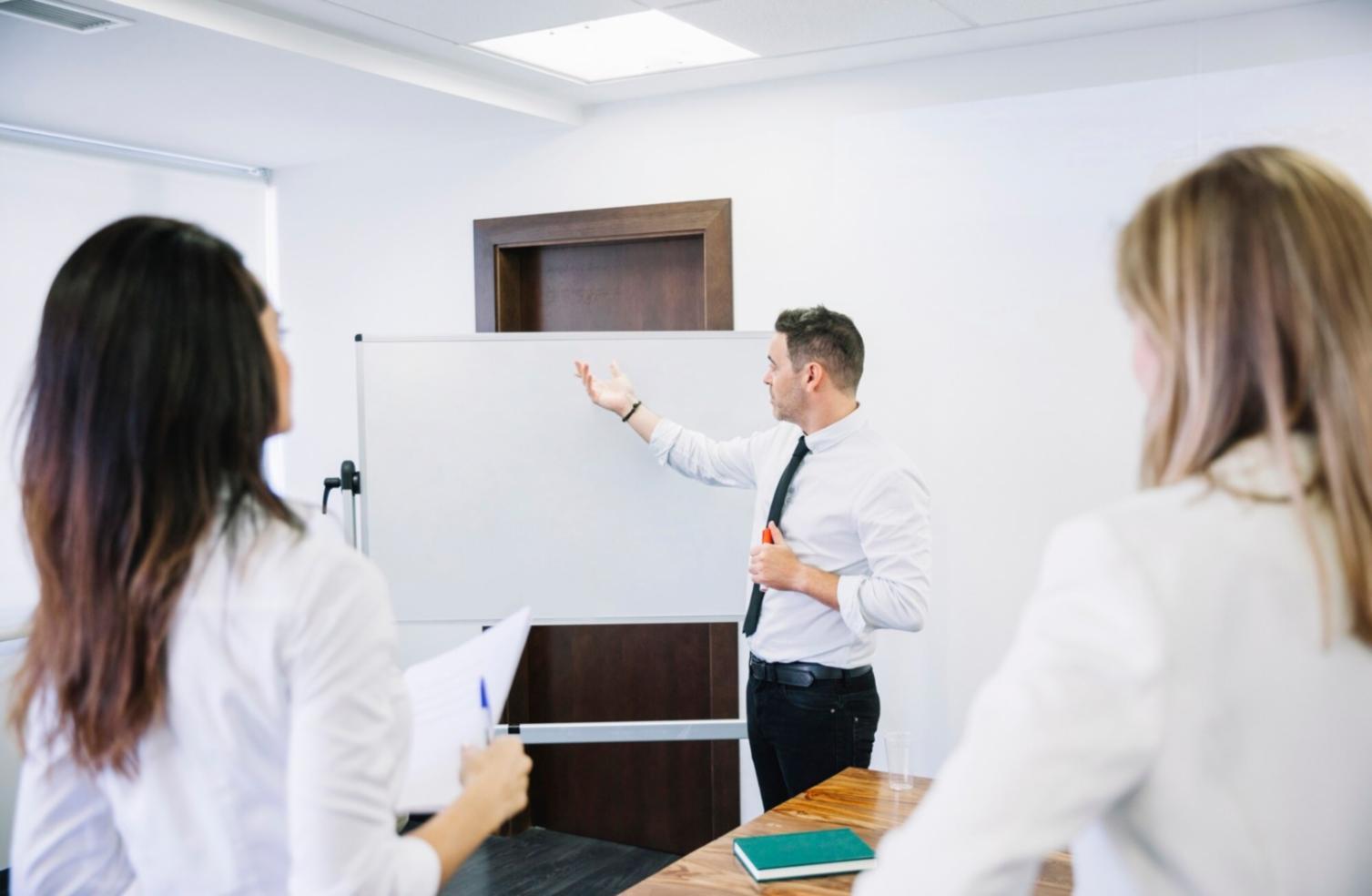 Sesiune de învățare online cu instructor lystronavel